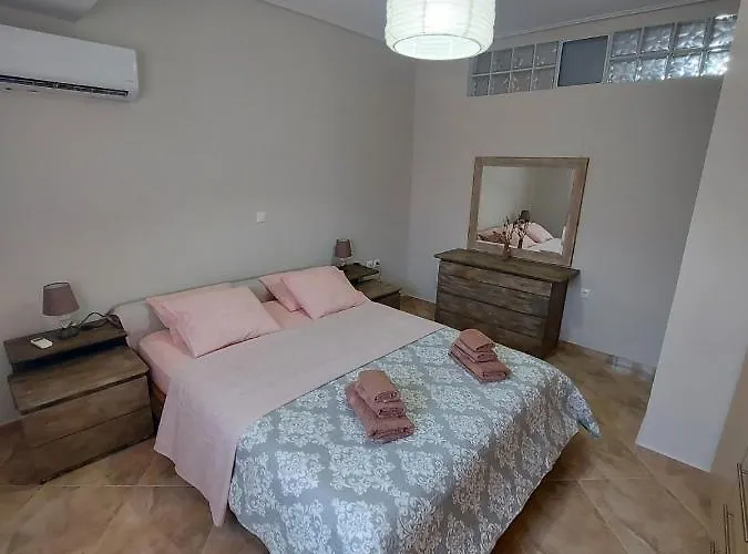 Vanas Apartment