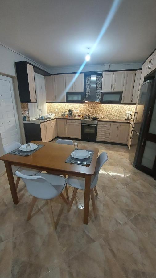 Vanas Apartment
