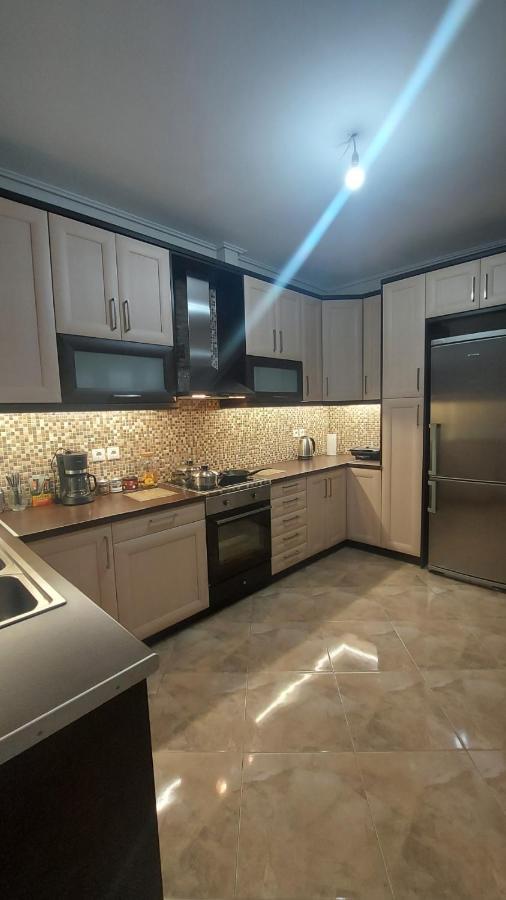 Vanas Apartment *